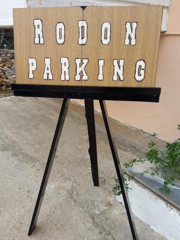 Rodon Apartments Tsoukaládhes Екстериор снимка